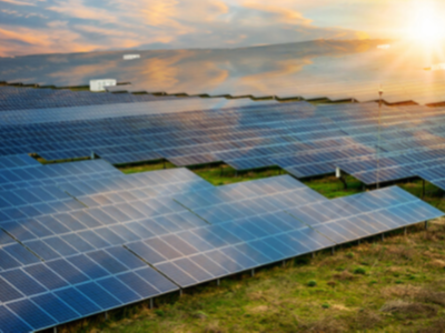预计至2033年，太阳能组件的市场价值将达到3552.4亿美元