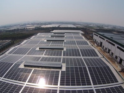 上海：推动工业厂房屋顶可利用面积安装光伏，到2030年实现应装尽装。